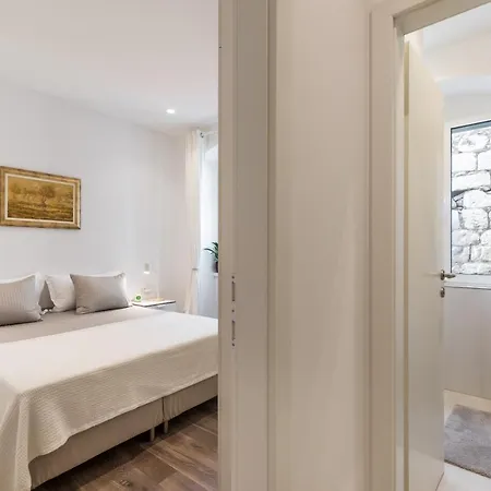 Adriatik Lux Teatro 2 Appartement *