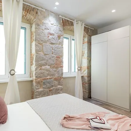 Adriatik Lux Teatro 2 *