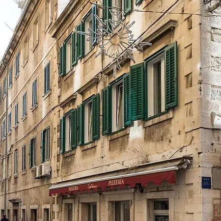 Adriatik Lux Teatro 2 아파트 *