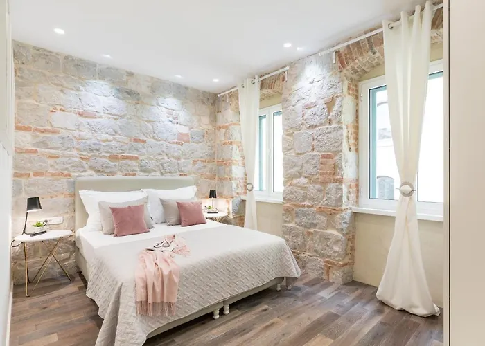 Adriatik Lux Teatro 2