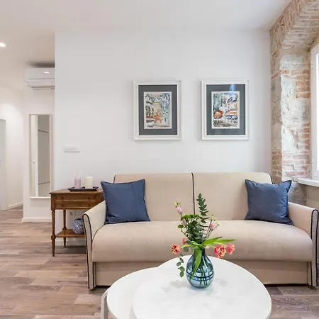 Adriatik Lux Teatro 2 شقة *