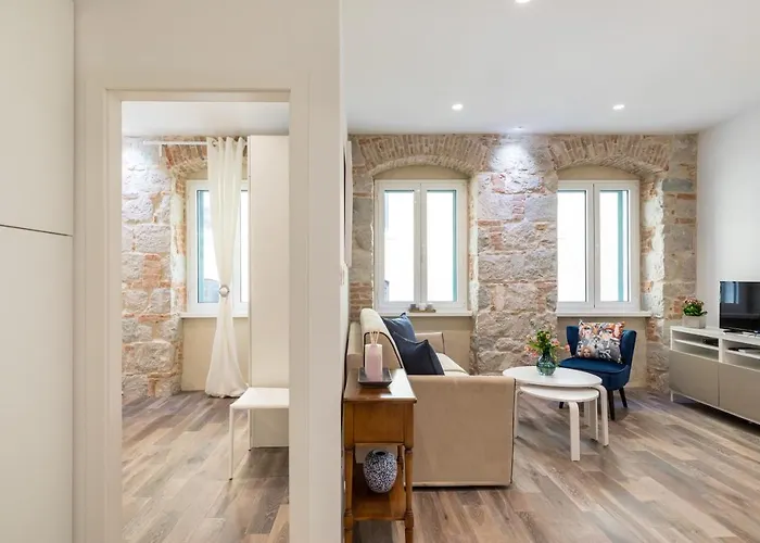 Adriatik Lux Teatro 2 * سبليت