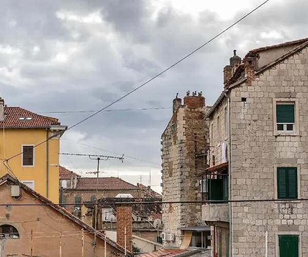 Adriatik Lux Teatro 2 *