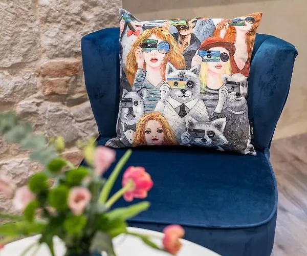 Adriatik Lux Teatro 2