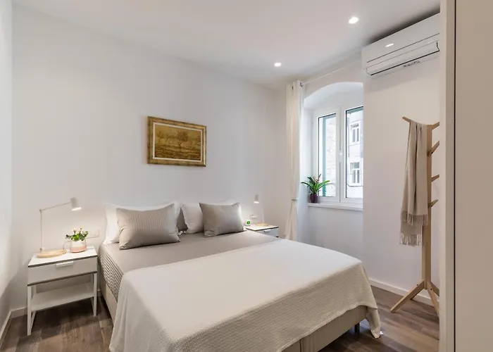 Adriatik Lux Teatro 2