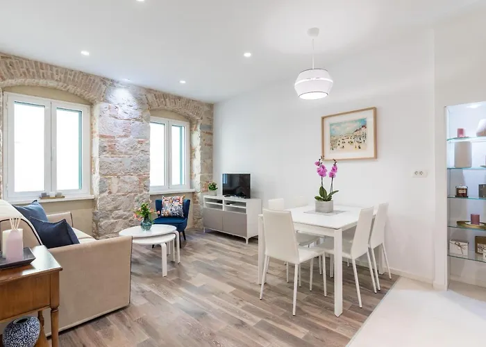 Adriatik Lux Teatro 2